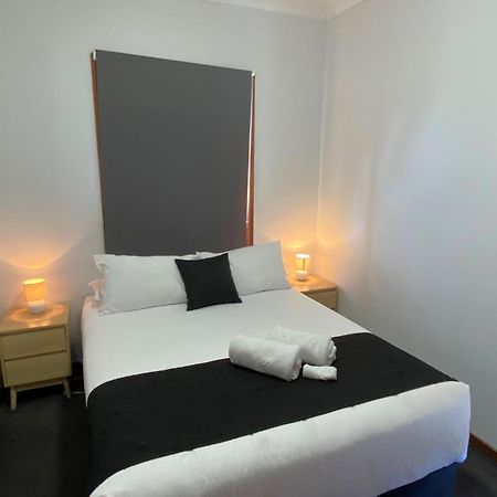 Bushman'S Motor Inn Parkes Eksteriør bilde