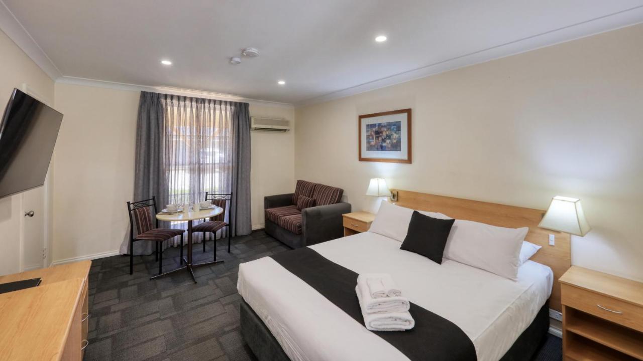 Bushman'S Motor Inn Parkes Eksteriør bilde