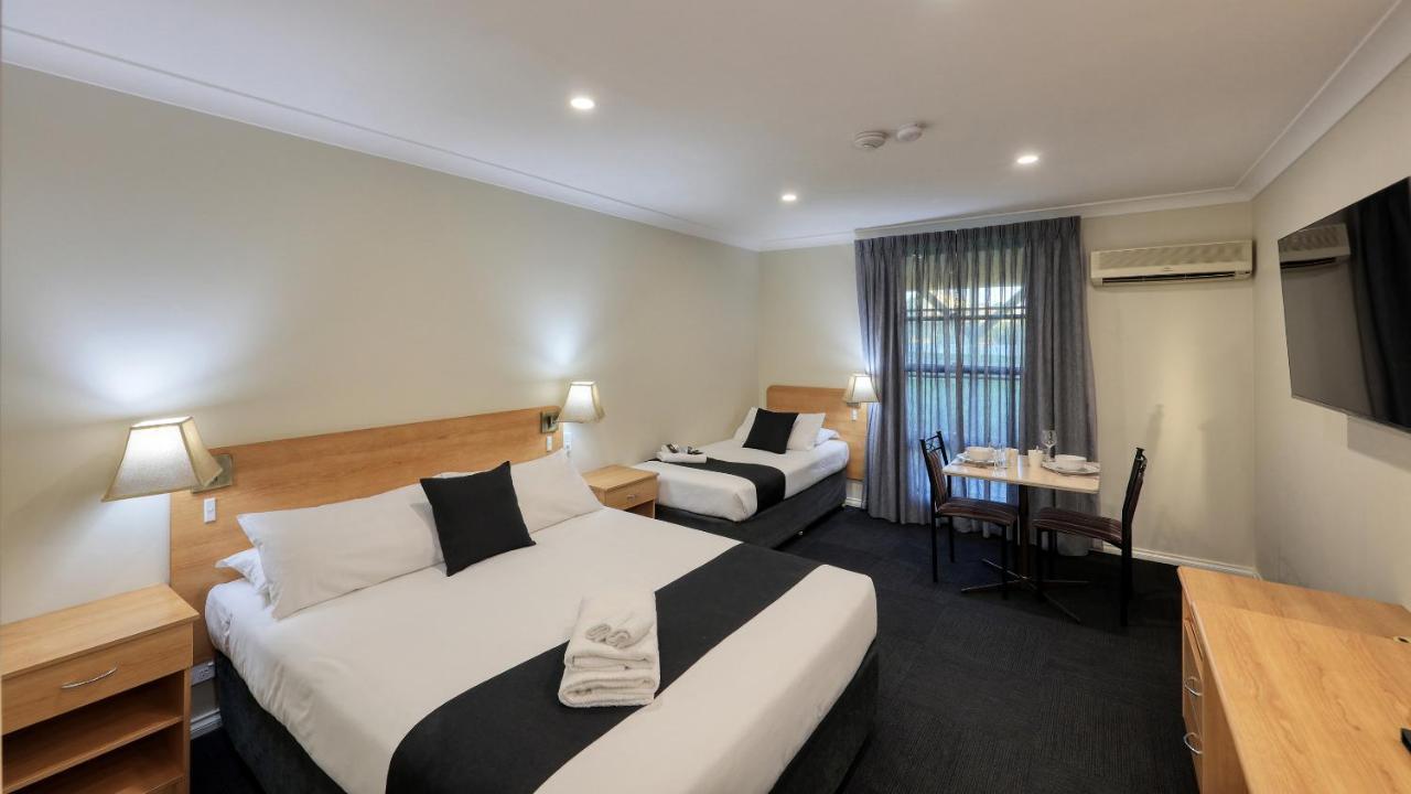 Bushman'S Motor Inn Parkes Eksteriør bilde