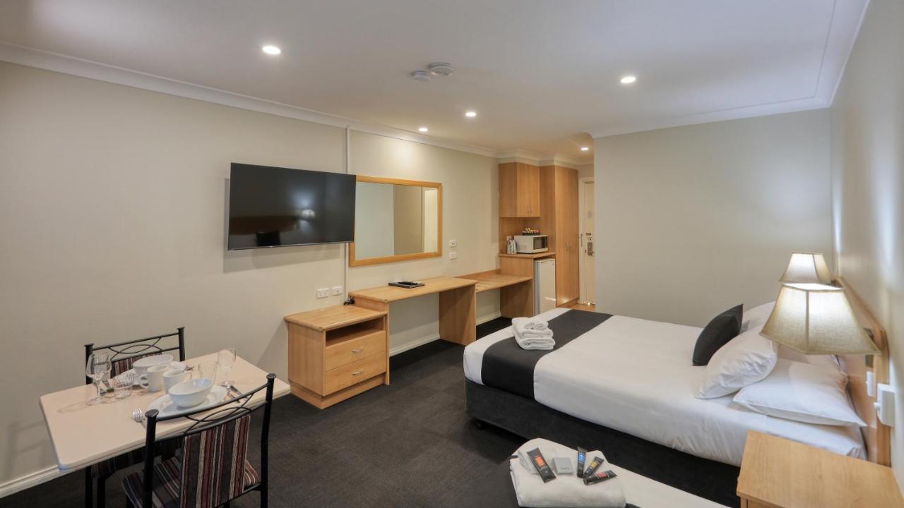 Bushman'S Motor Inn Parkes Eksteriør bilde