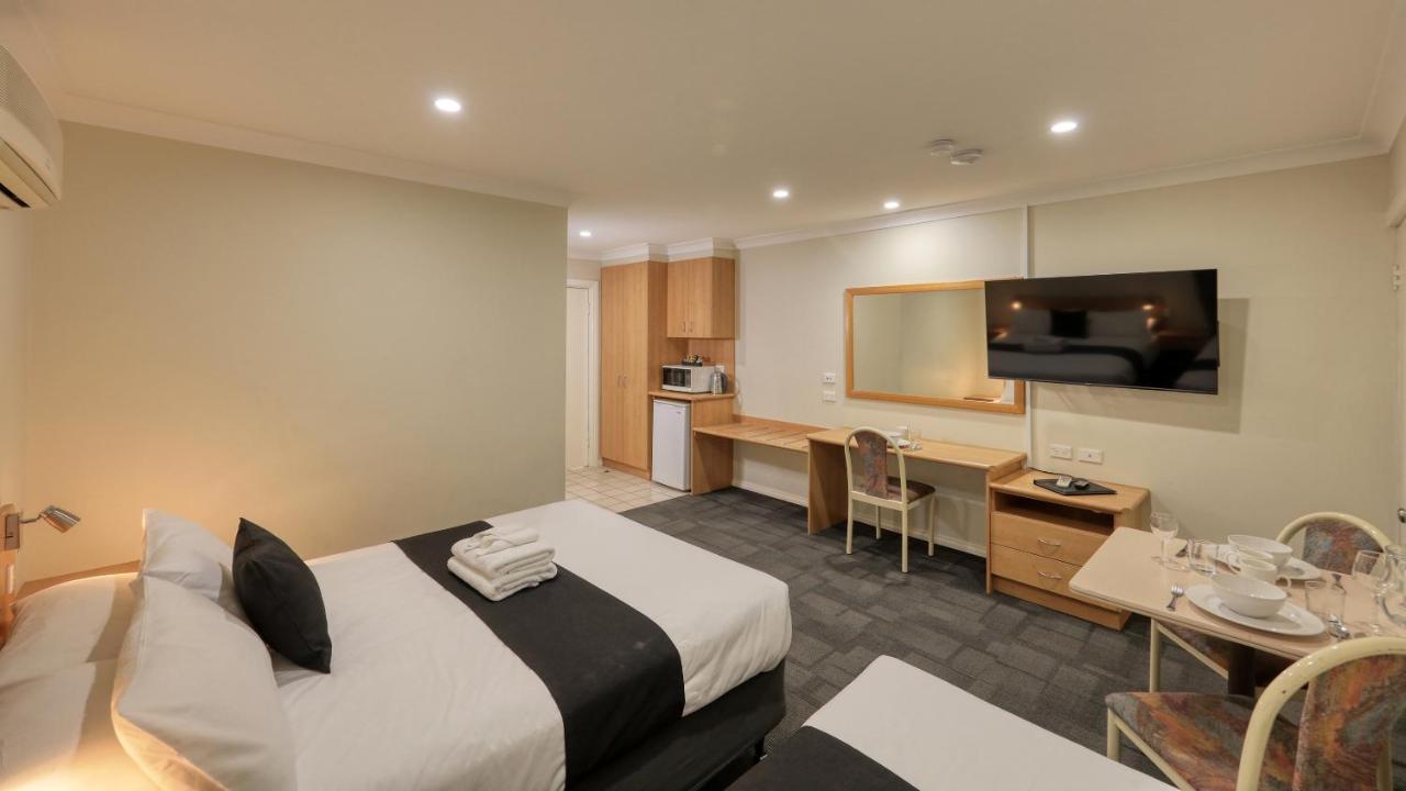 Bushman'S Motor Inn Parkes Eksteriør bilde