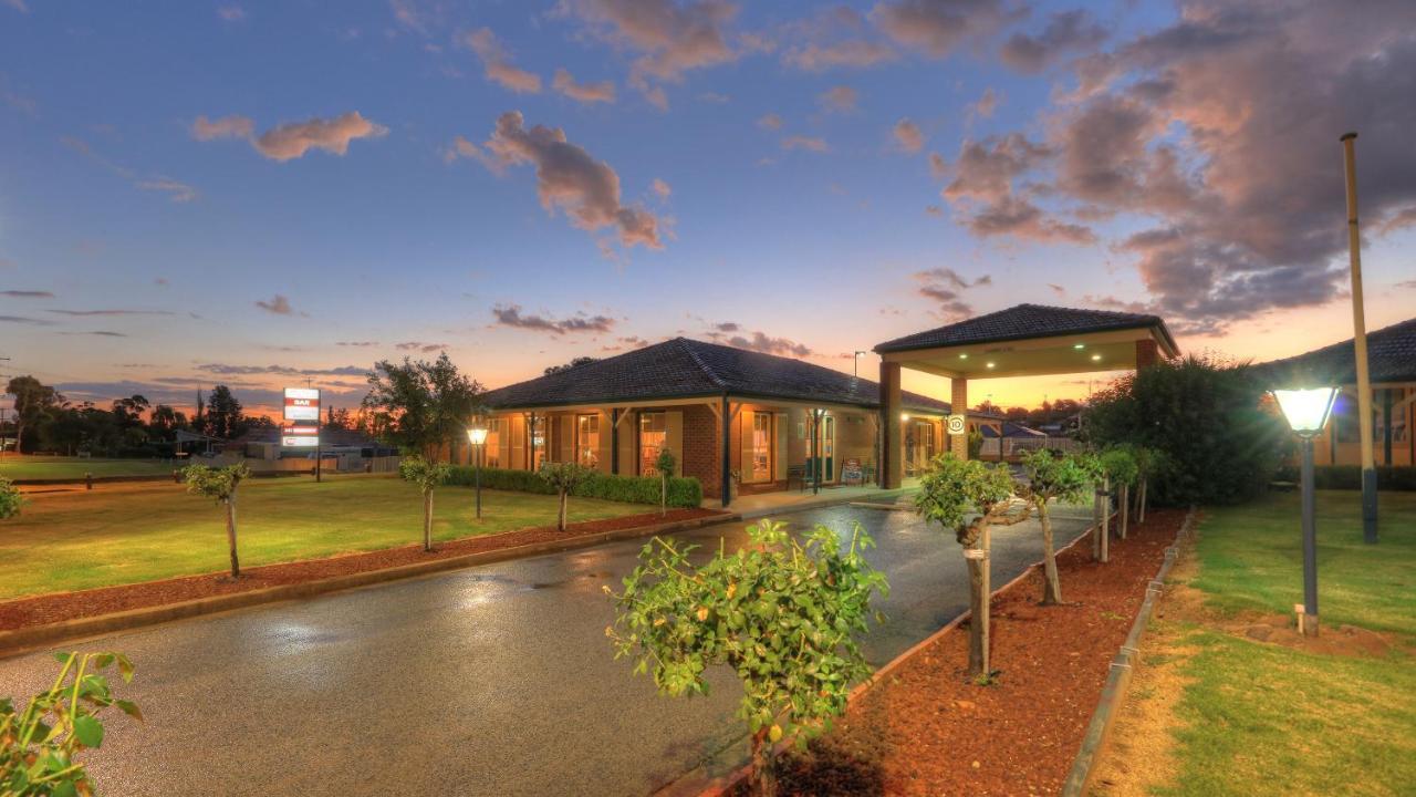 Bushman'S Motor Inn Parkes Eksteriør bilde