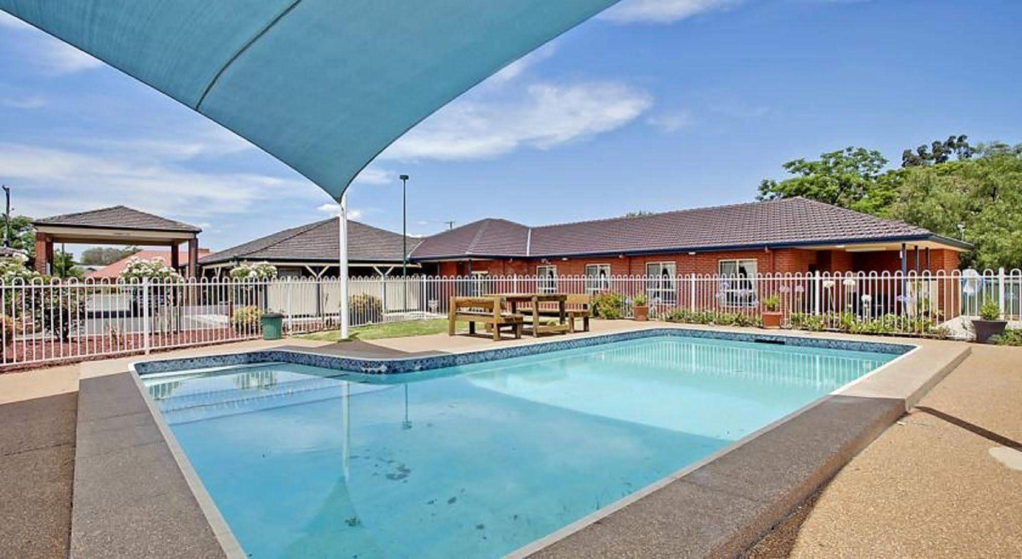 Bushman'S Motor Inn Parkes Eksteriør bilde