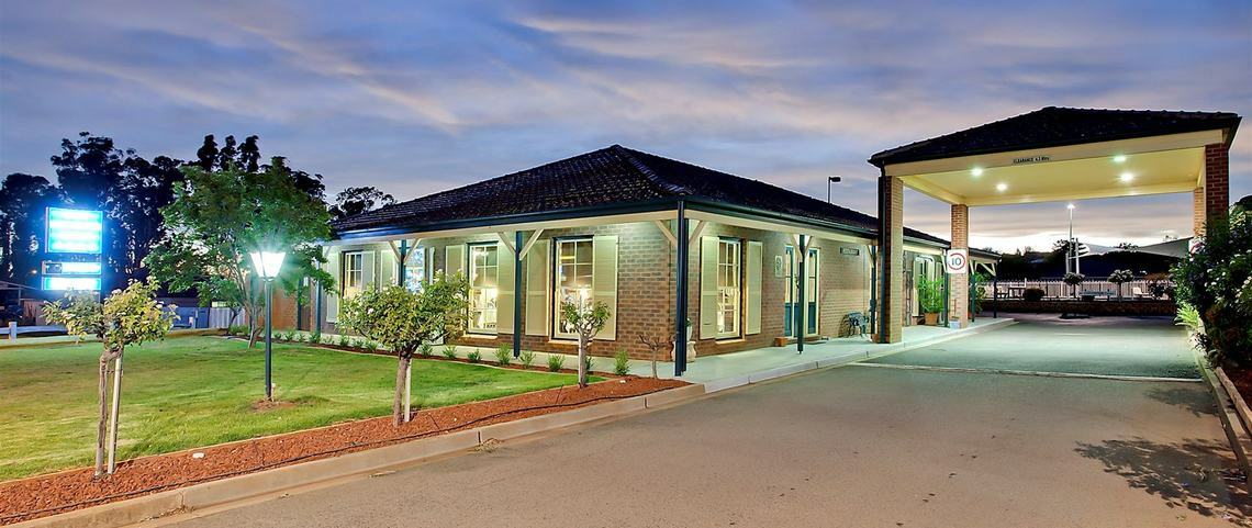 Bushman'S Motor Inn Parkes Eksteriør bilde